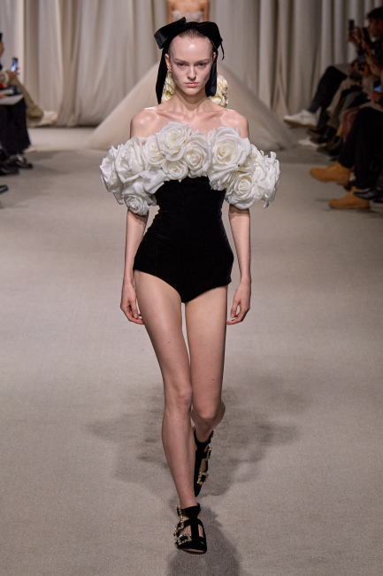 Paris Haute Couture İlkbahar 2024 Koleksiyonları