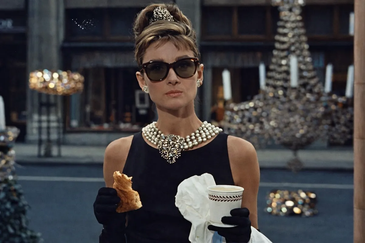Bir Stil İkonundan Fazlası: Sinema Tarihini Değiştiren 10 Audrey Hepburn Filmi