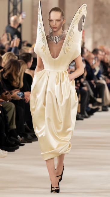 Paris Haute Couture İlkbahar 2024 Koleksiyonları