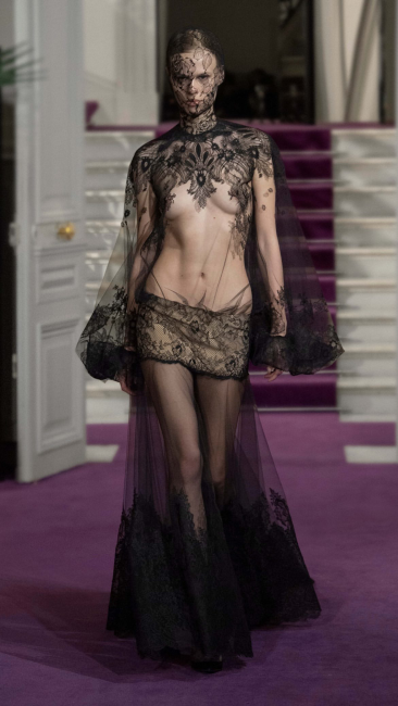 Paris Haute Couture İlkbahar 2024 Koleksiyonları