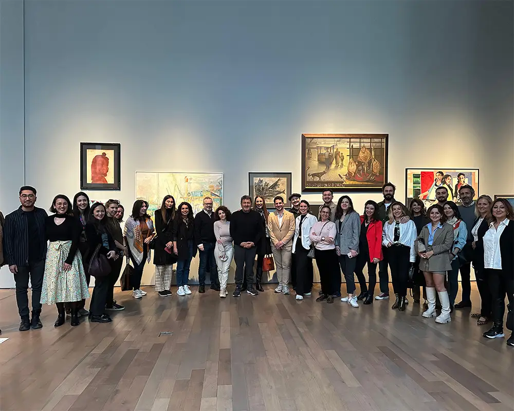 “HAN ART Community” Powered By OGGUSTO ile “Yarısı Gümüş, Yarısı Köpük” Sergisi Turu