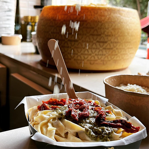 Say Cheese Moda’da pesto soslu ve kurutulmuş domatesli taze makarna - Moda mekanları rehberi.
