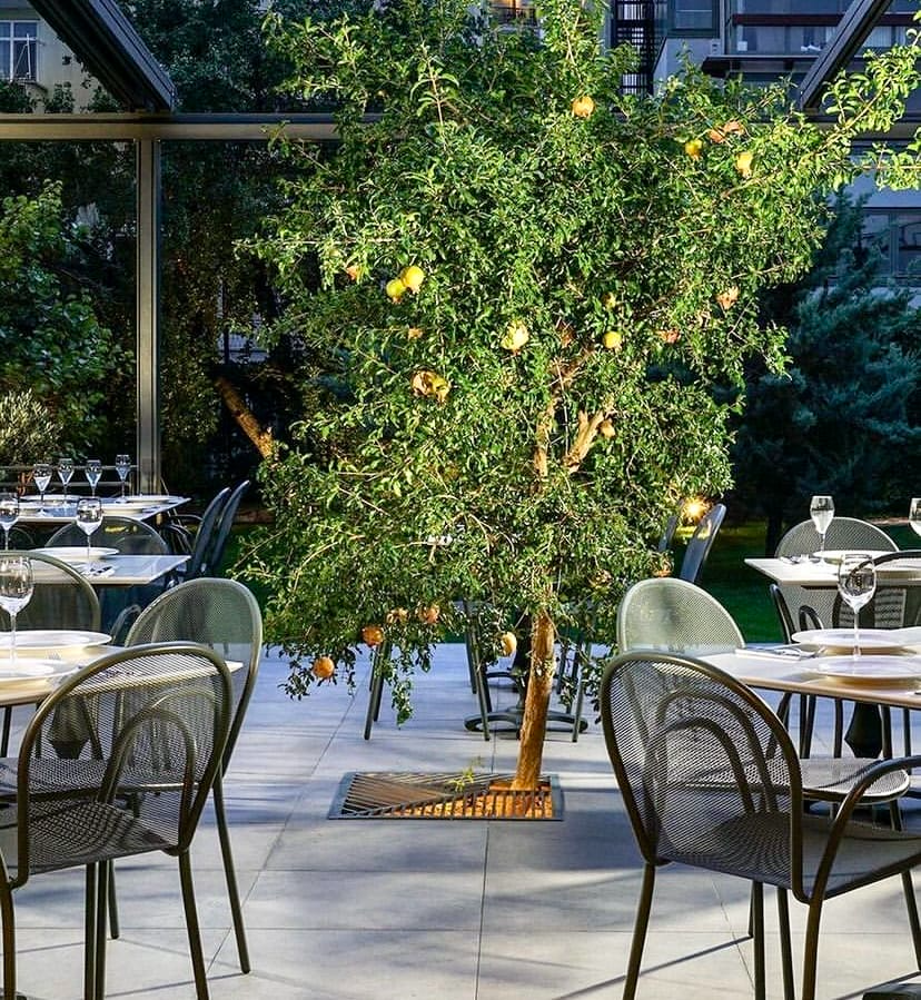 1 Arada Locanda Ankara – bahçede açık hava restoran ambiyansı