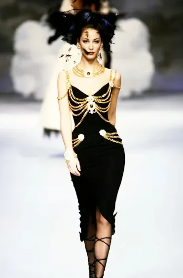 Dünden Bugüne Haute Couture