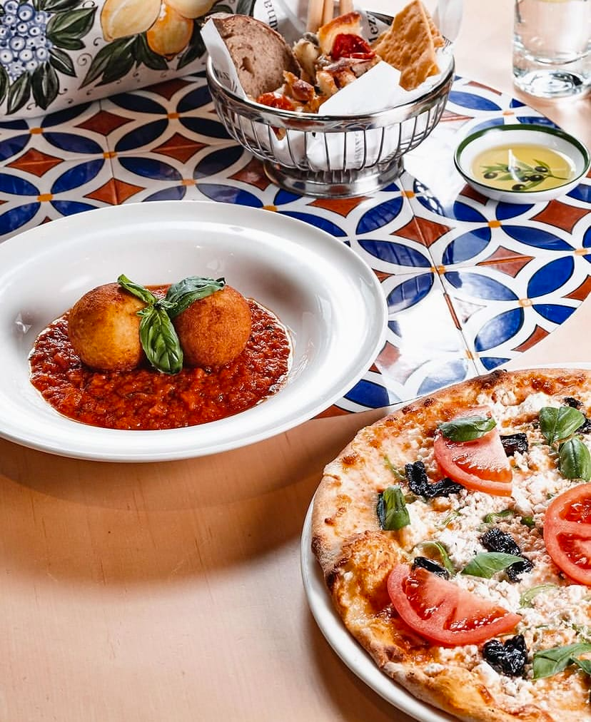 Mezzaluna Ankara – arancini ve odun fırınında pizza sunumu