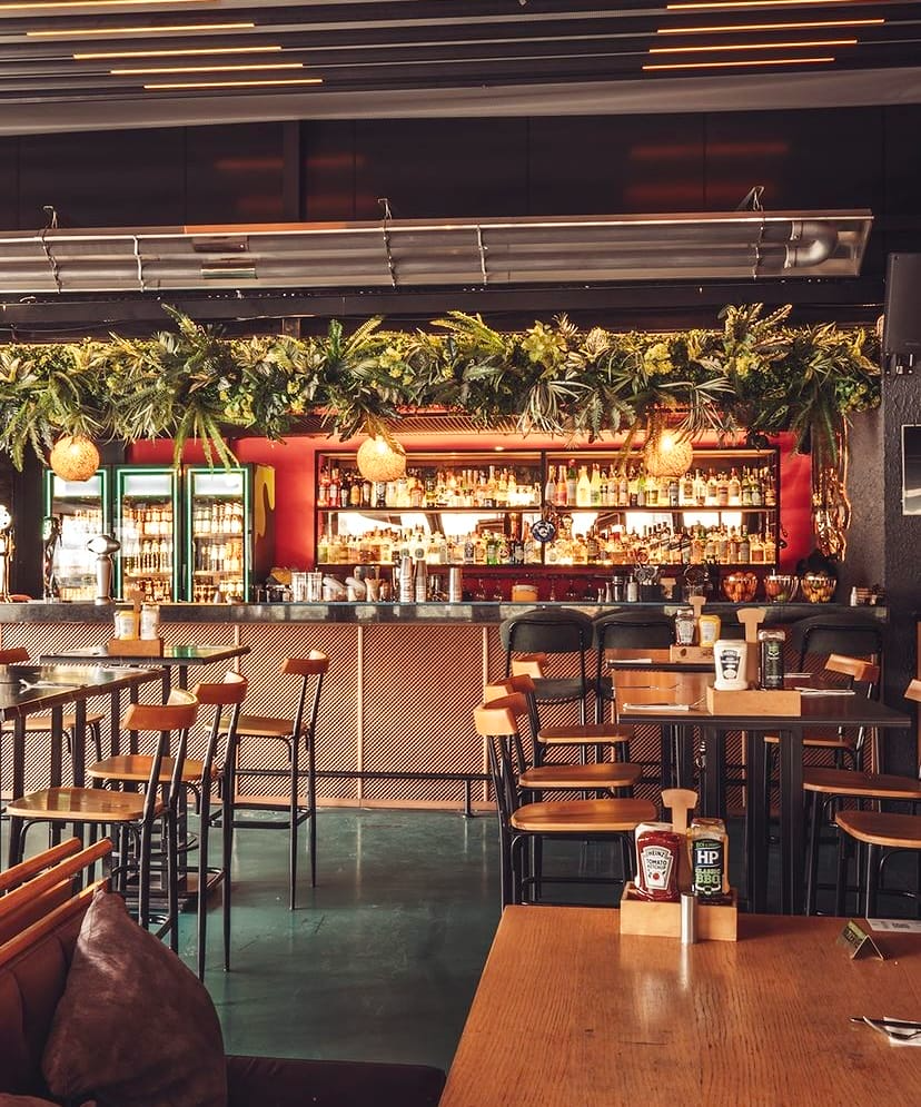 Piel Roja Ankara – modern dekorasyona sahip hamburger restoranı