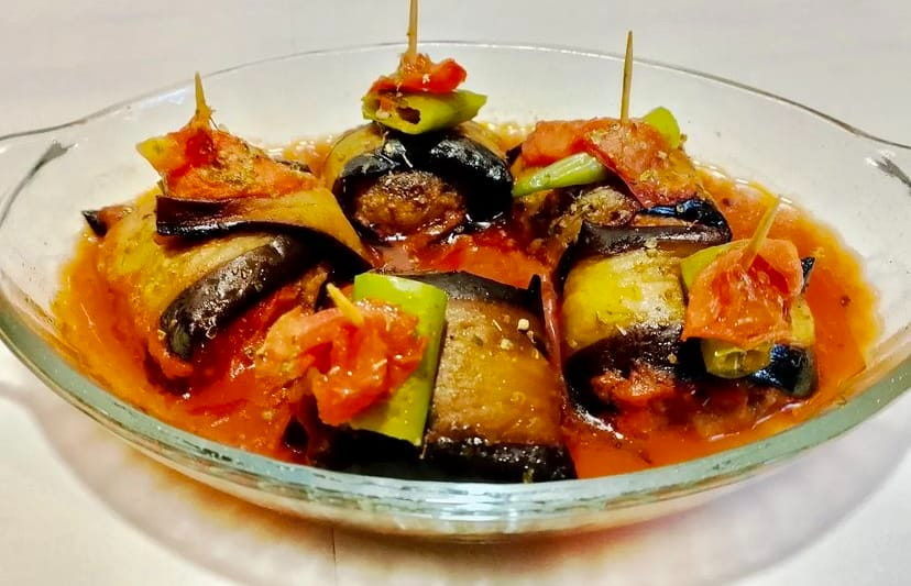 Veganarsist Kızılay’ın en sevilen yemeklerinden zeytinyağlı patlıcan sarması