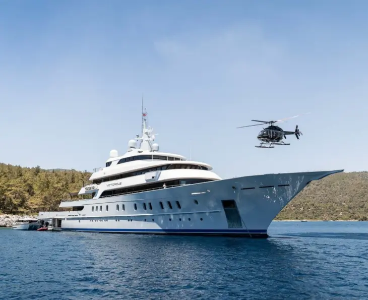 En İyi Helikopter Pistli Süperyatlar