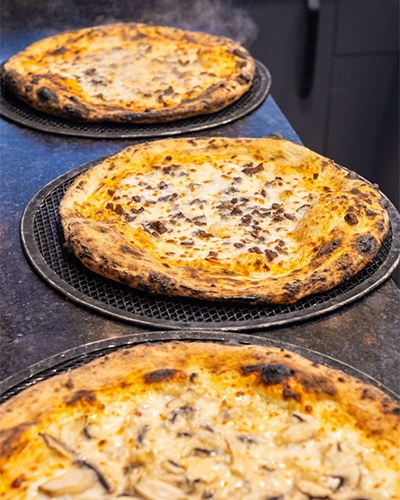 Odun Fırınından Sofraya: İstanbul'un En İyi Pizzacıları ve İmza Lezzetleri