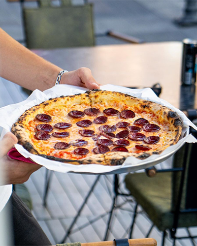 Odun Fırınından Sofraya: İstanbul'un En İyi Pizzacıları ve İmza Lezzetleri