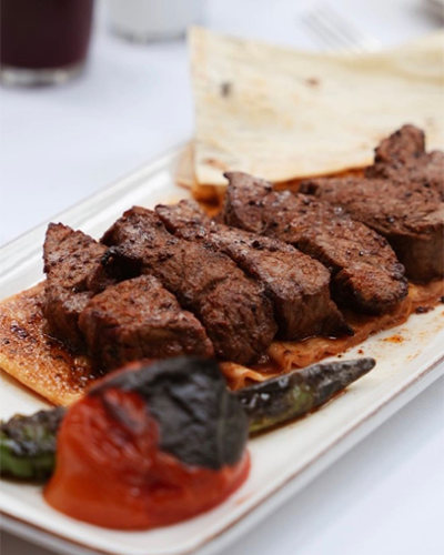 Damağında İz Bırakacak: İstanbul'da Mutlaka Denemeniz Gereken En İyi Et Restoranları
