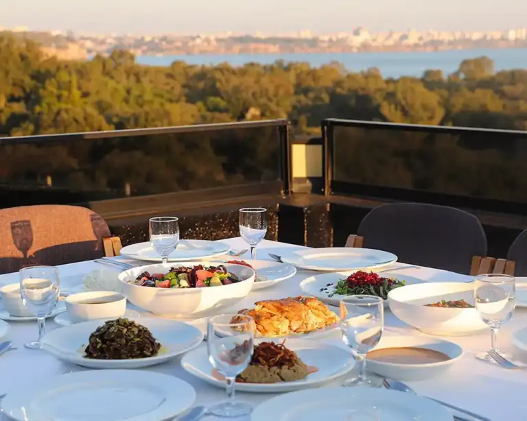 Fine Dining’den Meşhur Piyazcılara: Antalya’nın En İyi Restoranları