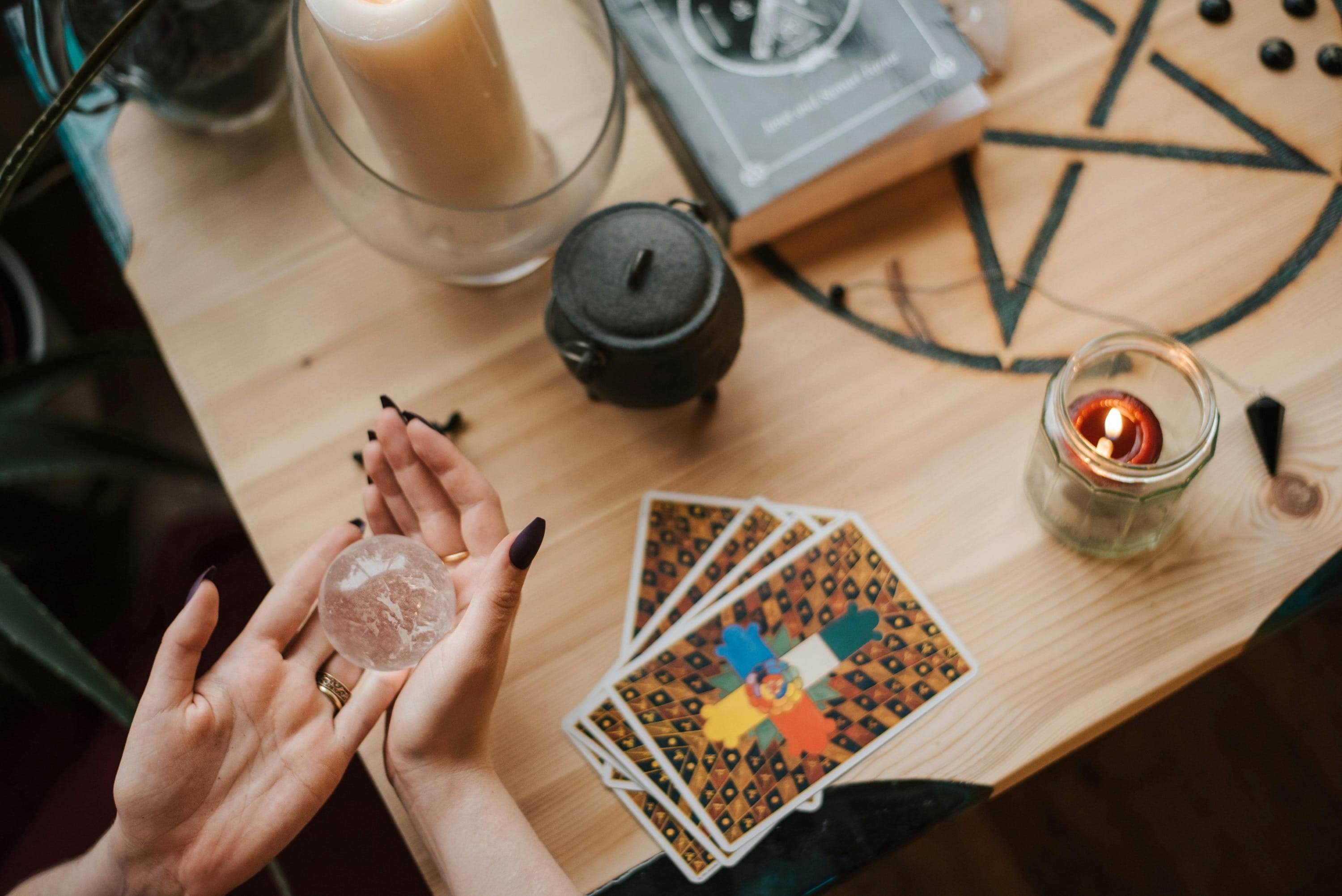 Tarot Kartları Ne Anlatır? Anlamlarıyla Kapsamlı Rehber