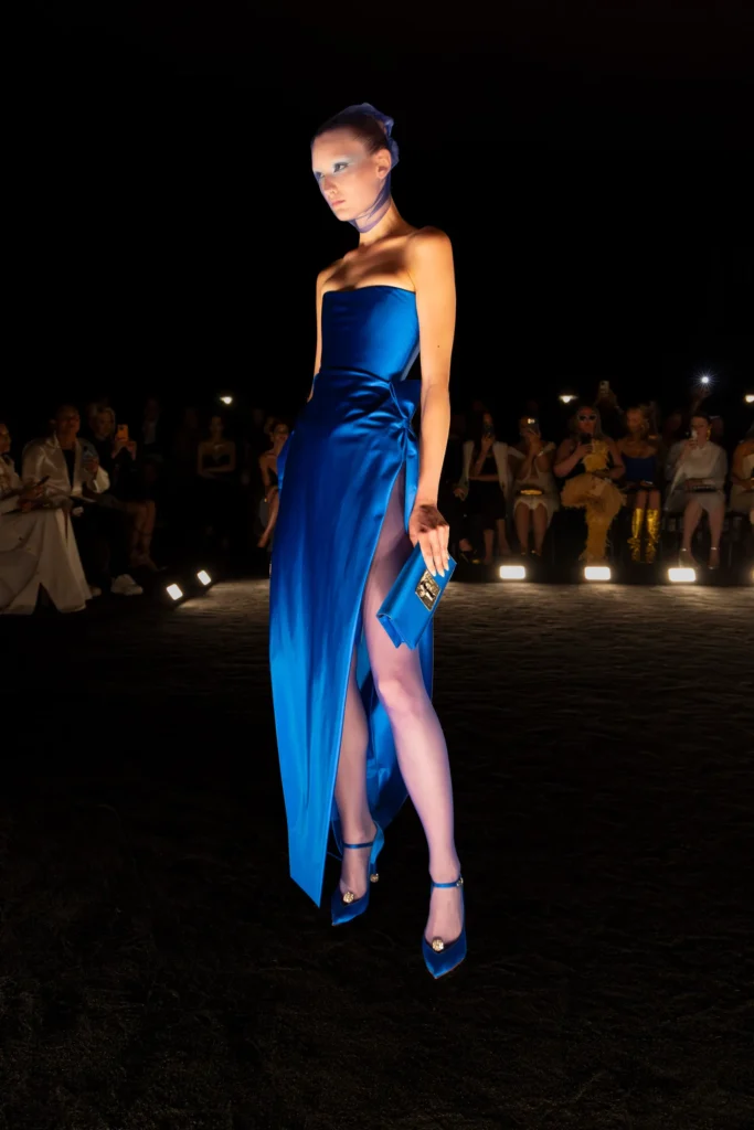 Daniel Roseberry, The Phoenix Koleksiyonu ile Haute Couture Haftasını Küllerinden Doğuruyor
