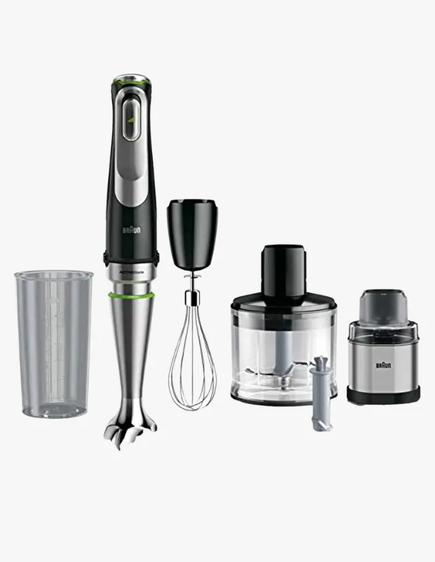 Marka Adı: Braun
Ürün Adı: Braun MultiQuick 9 MQ9138XI 1200 W El Blender Seti
Ürün Cinsiyeti: Belirtilmemiş
Ürün Tipi: El Blender Seti
Ürün Sezonsallığı: Belirtilmemiş
Ürün Çeşidi: Çok Fonksiyonlu Mutfak Aleti
Ürün Özellikleri: Bu Braun MultiQuick 9 el blender seti, mutfakta çok yönlülük sunan güçlü ve şık bir cihazdır. Siyah ve gümüş renklerde, yeşil detaylara sahip ergonomik tasarımlı ana gövdeye sahiptir. Paslanmaz çelik çırpma ayağı, çırpıcı aparatı, büyük ve küçük doğrayıcı hazneleri ile bir ölçü kabı setin önemli parçalarıdır. 1200 W gücündeki motoru sayesinde besinlerin lif yapısını bozmadan parçalayarak maksimum vitamin emilimine yardımcı olur. Dayanıklı yapısıyla uzun ömürlü bir kullanım sunar ve mutfakta pek çok farklı işlemi pratik bir şekilde gerçekleştirir.
Öne Çıkan Detaylar:
- 1200 W yüksek performanslı motor
- Çok fonksiyonlu kullanım sağlayan çeşitli aparatlar (el blenderı, çırpıcı, büyük ve küçük doğrayıcı)
- Besinlerin lif yapısını koruyarak daha sağlıklı karışımlar hazırlama özelliği
- Ergonomik tasarım ve dayanıklı paslanmaz çelik bıçaklar
Kimler Kullanıyor?: Mutfağında verimlilik ve çeşitlilik arayan, sağlıklı beslenmeye özen gösteren ve yemek hazırlama süreçlerini kolaylaştırmak isteyen herkes için idealdir. Evinde pratik çözümlerle yaratıcılığını konuşturmayı sevenler, farklı tarifler denemekten keyif alanlar ve modern mutfak aletlerinin sağladığı kolaylıklardan faydalanmak isteyenler bu ürünü tercih edebilir. Besin değerlerini koruyarak beslenmesini optimize etmeyi hedefleyen kişiler için de vazgeçilmez bir yardımcıdır.