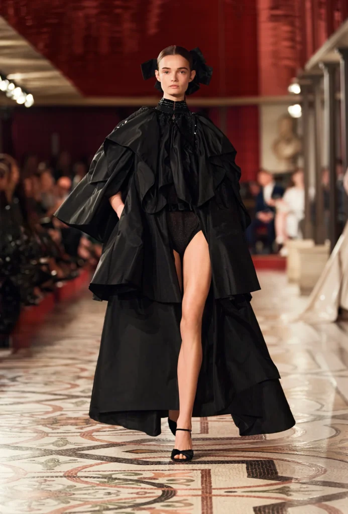 Chanel Haute Couture Koleksiyonu ile Operaya Dönüyor
