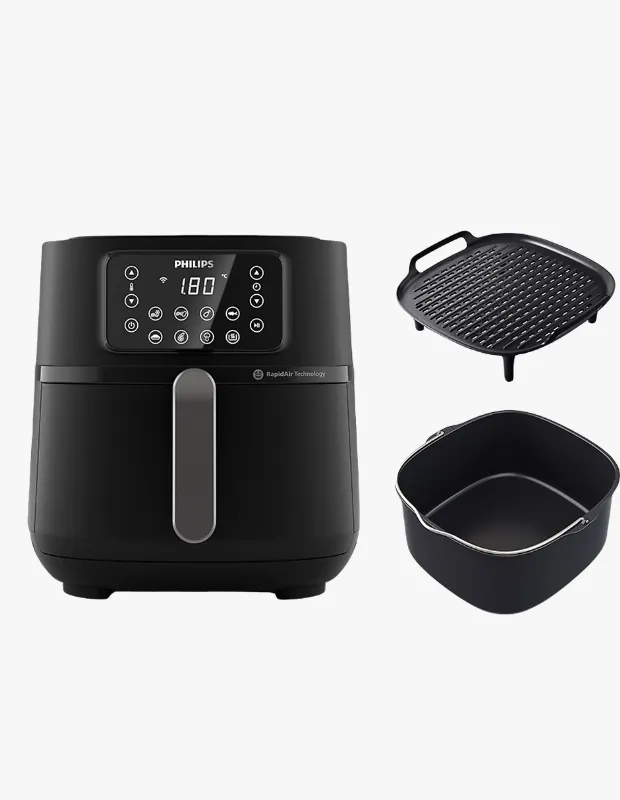 Marka Adı: PHILIPS
Ürün Adı: PHILIPS HD9285/96 Airfryer 5000 Serisi XXL Connected Fritöz
Ürün Cinsiyeti: Belirtilmemiş
Ürün Tipi: Hava Fritözü
Ürün Sezonsallığı: Belirtilmemiş
Ürün Çeşidi: Dijital ve Bağlantılı Hava Fritözü
Ürün Özellikleri: PHILIPS HD9285/96 Airfryer 5000 Serisi, modern mutfaklar için tasarlanmış, geniş XXL kapasiteli ve Connected özelliğe sahip bir hava fritözüdür. RapidAir teknolojisi sayesinde yiyecekleri az yağ kullanarak veya hiç yağ eklemeden kızartma, ızgara, fırınlama ve kavurma imkanı sunar. Dijital kontrol paneli ve Wi-Fi bağlantısı sayesinde uzaktan akıllı telefon uygulaması üzerinden kolayca yönetilebilir. Bu sayede pişirme sıcaklığı ve süresi ayarlanabilir, sağlıklı tarifler keşfedilebilir. Hassas ısı dağılımı, besinlerin içindeki suyun ve vitaminlerin korunmasına yardımcı olur. Ürün, ana pişirme haznesine ek olarak çıkarılabilir bir ızgara plakası ve sepet içerir. Şık siyah tasarımı ve kullanıcı dostu arayüzü ile mutfakta pratik bir deneyim sunar.
Öne Çıkan Detaylar:
- Akıllı telefon uygulaması ile uzaktan kontrol imkanı
- XXL geniş pişirme kapasitesi
- RapidAir teknolojisi ile az yağlı ve sağlıklı pişirme
- Çıkarılabilir ızgara plakası ve pişirme sepeti
Kimler Kullanıyor?: Sağlıklı ve pratik yemek hazırlama alışkanlıkları olan, mutfakta teknolojik yenilikleri takip eden ve akıllı cihaz entegrasyonuna önem veren kişiler bu ürünü tercih edebilir. Yoğun yaşam temposuna sahip olup uzaktan kontrol imkanından faydalanarak zamandan tasarruf etmek isteyenler, geniş aileler veya düzenli olarak misafir ağırlayanlar için ideal bir mutfak yardımcısıdır.