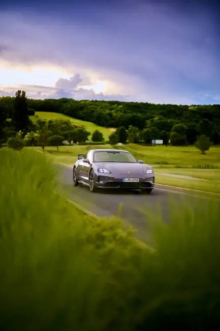 Daha Güçlü, Daha Hızlı, Daha Verimli: Yeni Porsche Taycan
