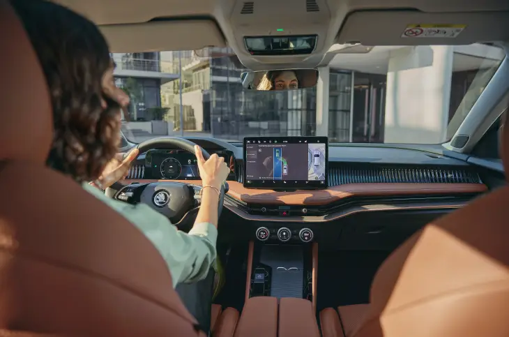 Prestijin ve Konforun Zirvesine Yolculuk: Yeni Škoda Superb