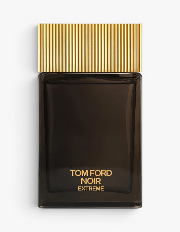 Marka Adı: Tom Ford
Ürün Adı: Tom Ford Erkek Noir Extreme Edp 50 Ml
Ürün Cinsiyeti: Erkek
Ürün Tipi: Parfüm
Ürün Sezonsallığı: Belirtilmemiş
Ürün Çeşidi: Edp
Ürün Özellikleri: Koyu kehribar veya siyah tonlarında, dikdörtgen formda şık bir cam şişeye sahip bu Edp, lüks ve modern bir tasarım sunar. Şişenin ön yüzünde altın rengi büyük harflerle TOM FORD NOIR ve altında EXTREME yazısı dikkat çekmektedir. Ürünün hacmi 50 ml olup, üst kısmı parlak altın renginde ve ince dikey yivli, sofistike bir kapağa sahiptir. Bu detaylar, parfümün genel estetiğini ve premium hissini güçlendirir.
Öne Çıkan Detaylar:
- Lüks koyu tonlarda dikdörtgen cam şişe tasarımı
- Parlak altın rengi, dikey yivli ve sofistike şişe kapağı
- Şişe üzerinde belirgin, altın rengi TOM FORD NOIR EXTREME marka ve model yazısı
Kimler Kullanıyor?: Kendine güvenen, karizmatik ve etkileyici bir duruş sergilemek isteyen bireyler için tasarlanmıştır. Özel günlerde veya günlük yaşamda stilini tamamlayan, sofistike ve unutulmaz bir koku arayışında olan, lüks ve kaliteli deneyimlere değer veren kişiler tercih edebilir. Bu ürün, modern ve stil sahibi babalar için de şık ve değerli bir hediye alternatifi sunmaktadır.