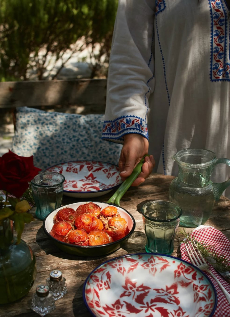 2026 Çeşme & Alaçatı Restoran Rehberi: Michelin Yıldızlılardan Gizli Bahçelere En İyi Adresler