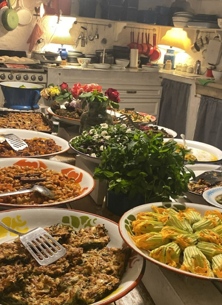 2026 Çeşme & Alaçatı Restoran Rehberi: Michelin Yıldızlılardan Gizli Bahçelere En İyi Adresler