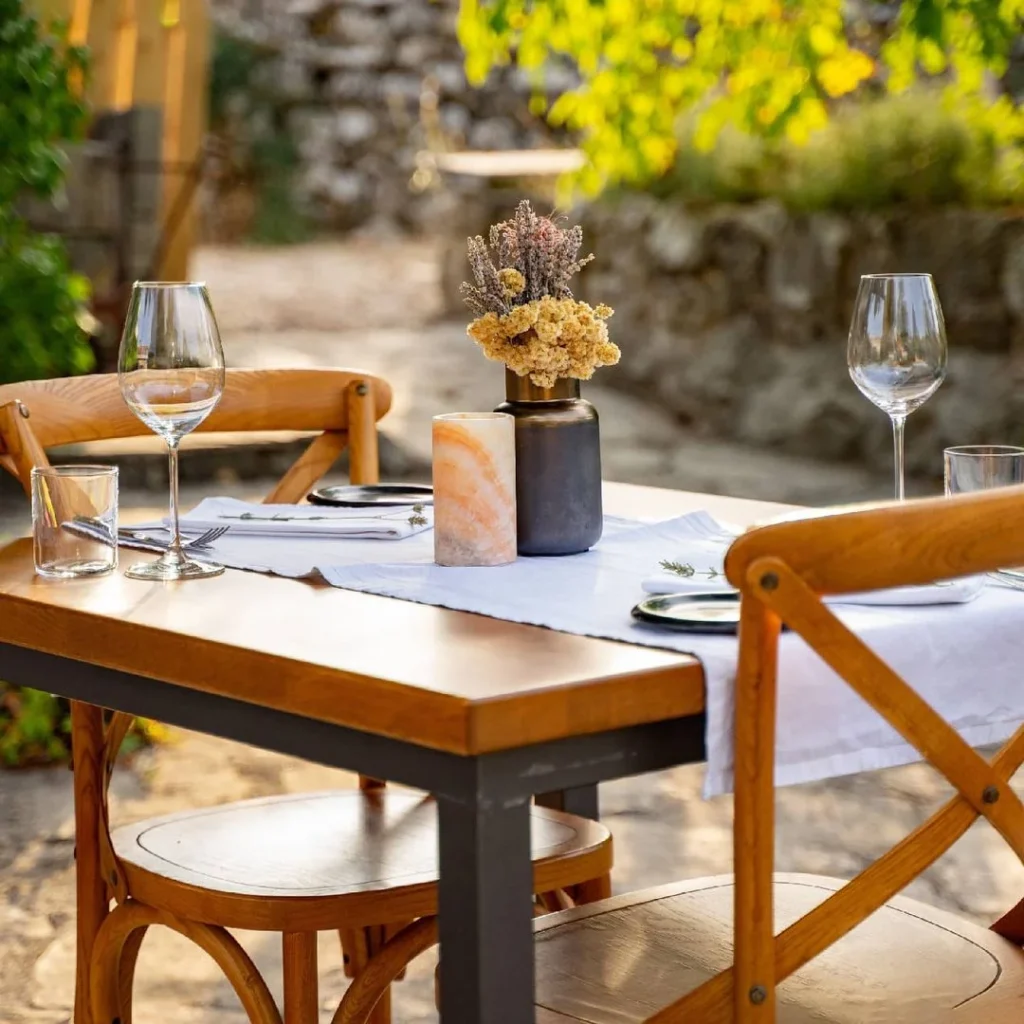 Korčula Konoba Maha geleneksel sofra düzeni