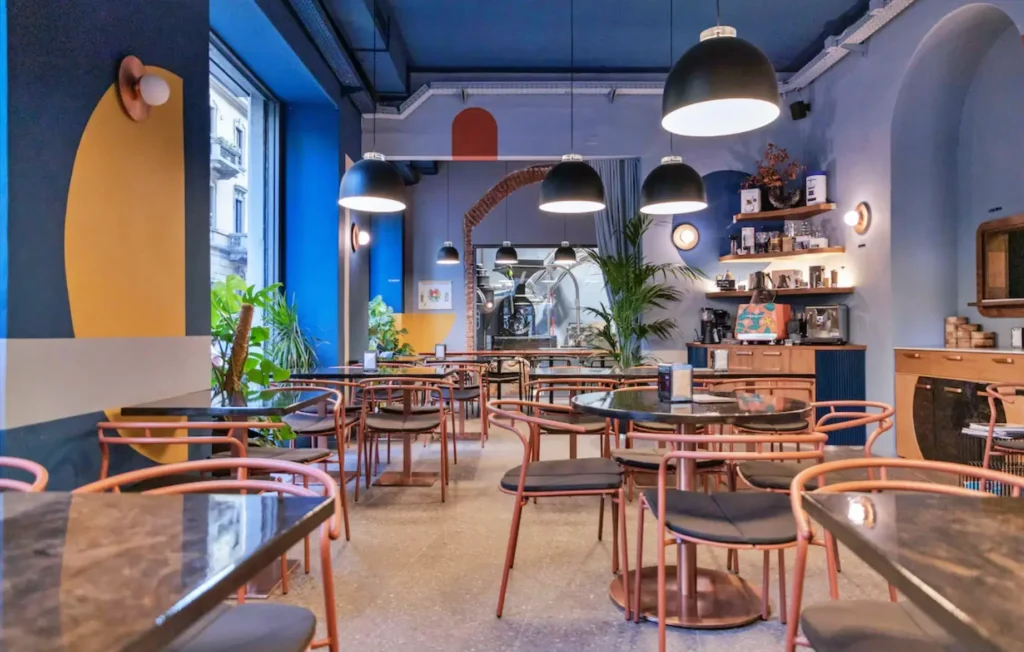Milano’nun modern kahve kültürünü şekillendiren adreslerden Cafezal, şehirde specialty coffee anlayışını yaygınlaştıran öncü mekânlardan biri olarak öne çıkıyor.