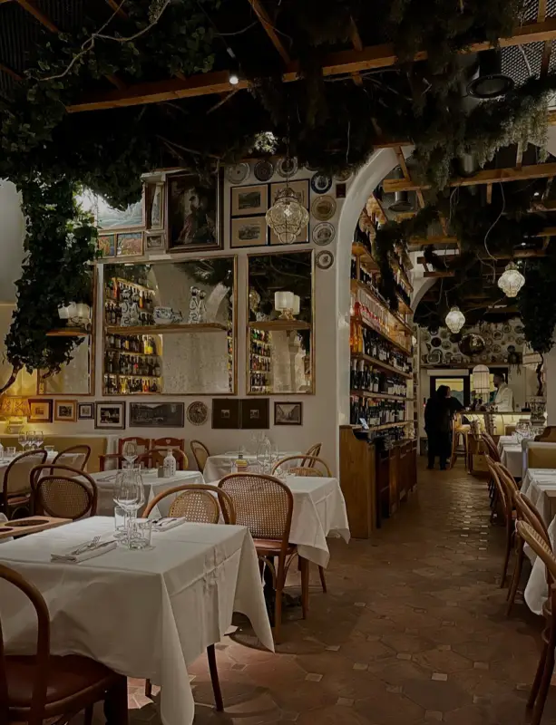 Milano’nun stil ve gastronomi odağı Brera’da konumlanan La Gioia, Milanez mutfağını modern ve zarif bir atmosferle buluşturan seçkin adreslerden biri