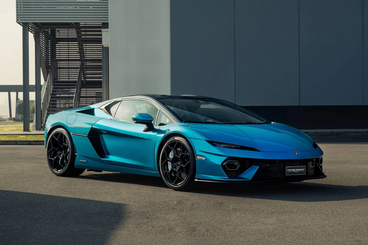 Ezber Bozan Mühendislik: Lamborghini’nin 10.000 Devir Çeviren Yeni Otomobili Sahnede