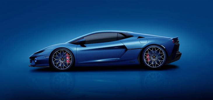 Göz alıcı derin mavi rengiyle, yansıtıcı bir zeminde yandan duran Lamborghini Temerario süper spor otomobil, şık aerodinamik hatları, çok kollu jantları ve kırmızı fren kaliperleriyle 920 HP gücündeki performansını vurgulayan modern bir tasarıma sahip.