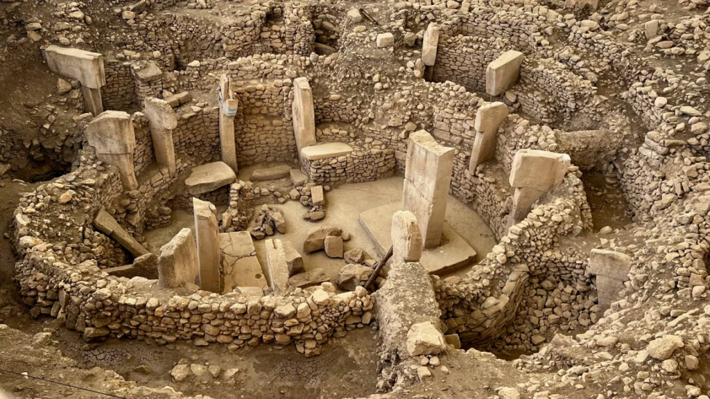 Şanlıurfa’daki Göbeklitepe arkeolojik kazı alanında UNESCO listesinde yer alan dünyanın en eski tapınağı kalıntıları.