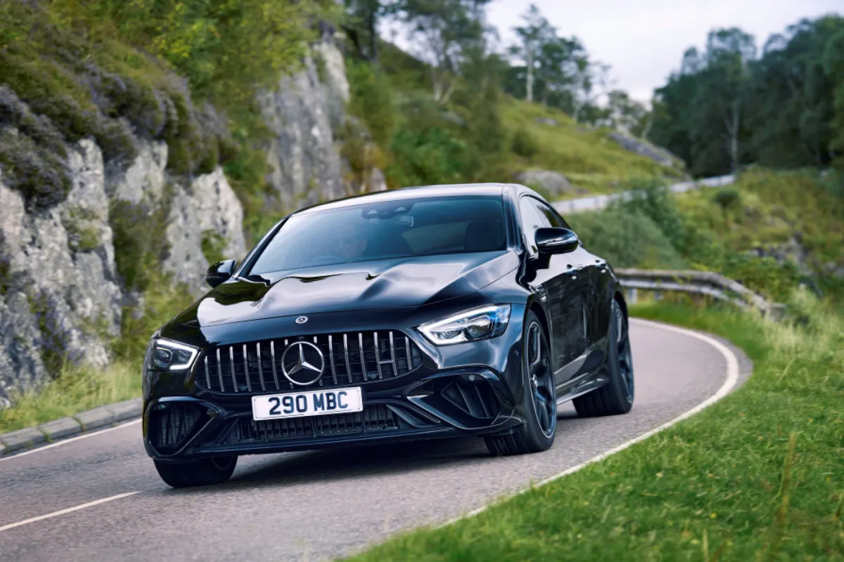 Asfaltta Kuralları Değiştiren Güç: 843 Beygirlik Mercedes-AMG GT 4 Kapı Coupe