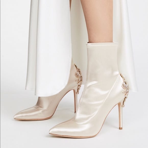 Badgley Mischka marka gelin ayakkabısı bootie şeklinde saten görünümlü
