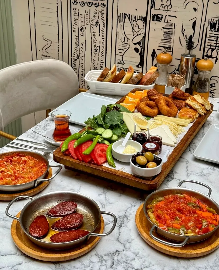Boğazdan Bahçelere: İstanbul’un En Güzel Kahvaltı Mekânları
