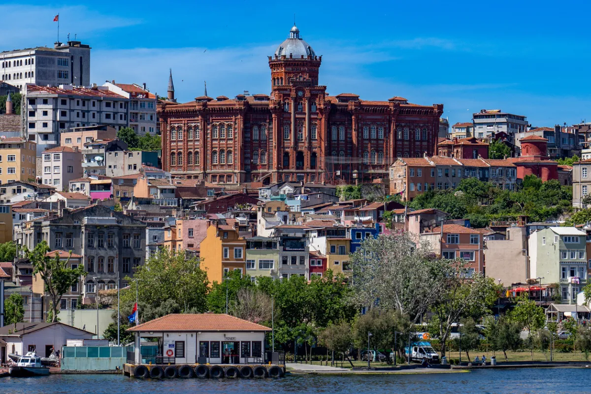Balat’ta Keşfetmeye Değer En İyi Mekanlar: Kahvaltıdan Kahve Molasına
