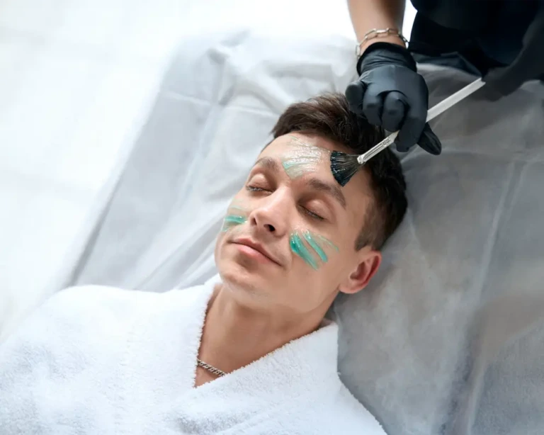 Erkekler İçin Estetik ve Medikal Cilt Bakım Uygulamaları