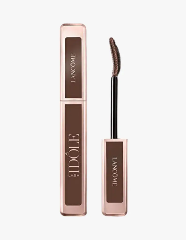 Ürün Cinsiyeti: Kadın
Ürün Tipi: Göz Makyaj Ürünü
Ürün Sezonsallığı: Dört Mevsim
Ürün Çeşidi: Lifting Etkili Maskara
Ürün Özellikleri:
Lancôme Lash Idôle Maskara, kirpiklere lifting etkisi kazandırmayı hedefleyen hafif ve konforlu bir formüle sahiptir. Kirpikleri tek tek ayırarak daha açık ve belirgin bir bakış görünümü sunar. Günlük kullanıma uygun yapısıyla ağırlık hissi yaratmaz.
Öne Çıkan Detaylar:
Lifting etkili formül
Kirpikleri ayıran yapı
Hafif ve konforlu kullanım
Doğal ama etkileyici sonuç
Kimler Kullanıyor?
Kirpiklerinde doğal ama belirgin bir etki arayan, bakışlarını daha açık ve net göstermek isteyen kadınlar tarafından tercih edilir.
Lancôme Lash Idôle Maskara ile kirpiklerinizde lifting etkili, hafif ve çarpıcı bir görünüm elde edin.