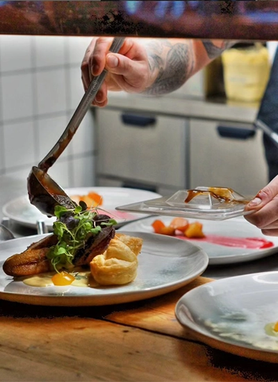 Laponya’nın Rovaniemi kentinde Nili Restaurant – yılbaşı için geleneksel lezzetler