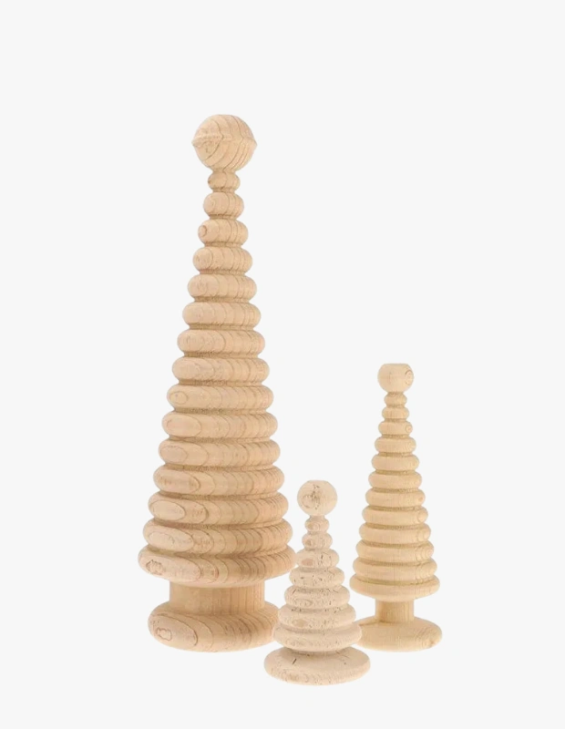Ürün Cinsiyeti: Unisex

Ürün Tipi: Ev Dekorasyonu

Ürün Sezonsallığı: Kış / Yılbaşı

Ürün Çeşidi: Yılbaşı Ağacı Seti

Ürün Özellikleri:
Boyner Cedar yılbaşı ağacı seti, sedir ağacı dokusuyla doğal ve sıcak bir yılbaşı dekorasyonu sunar. Kompakt formu sayesinde farklı alanlarda kolayca konumlandırılabilir. Minimal ama karakterli bir yılbaşı atmosferi yaratmak için idealdir.

Öne Çıkan Detaylar:

Doğal sedir ağacı görünümü

Kompakt ve dekoratif tasarım

Doğal yılbaşı atmosferi

Farklı alanlara uyumlu

Kimler Kullanıyor?
Yılbaşı dekorasyonunda doğallığı ve sade şıklığı ön planda tutan, minimal ama karakterli süslemeleri tercih eden kullanıcılar için idealdir.

Boyner Cedar yılbaşı ağacı seti ile evinize doğal, sıcak ve sade bir yılbaşı atmosferi kazandırın.