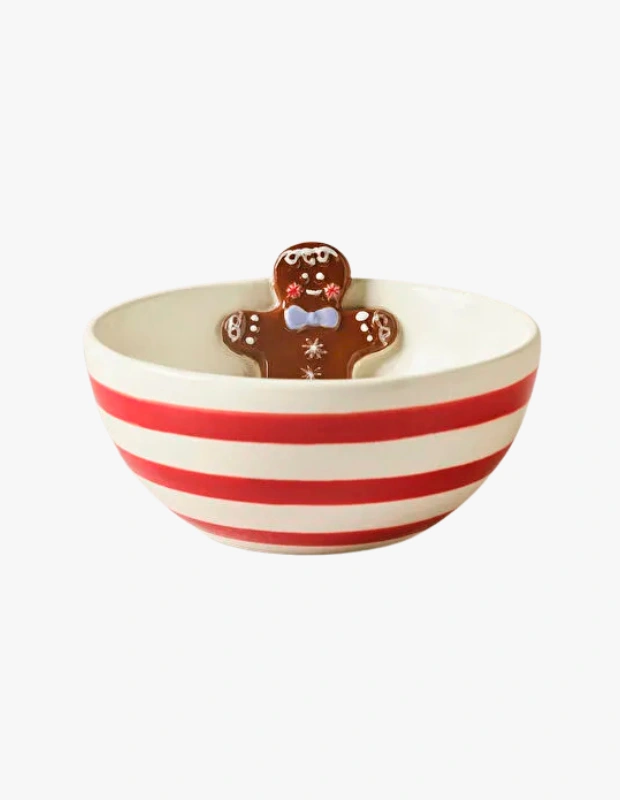 Ürün Cinsiyeti: Unisex
Ürün Tipi: Sofra & Sunum
Ürün Sezonsallığı: Kış / Yılbaşı
Ürün Çeşidi: Çerezlik
Ürün Özellikleri:
Karaca Gingerbread temalı çerezlik, yılbaşı sofralarına tatlı ve samimi bir atmosfer kazandırır. Figürlü tasarımı sayesinde çerez ve küçük atıştırmalık sunumlarında dekoratif bir odak noktası oluşturur.
Öne Çıkan Detaylar:
Gingerbread figürlü tasarım
Yılbaşı temalı sunum
Çerez ve atıştırmalıklar için ideal
Festive ve eğlenceli görünüm
Kimler Kullanıyor?
Yılbaşı sofralarında masalsı ve sıcak detayları tercih eden, sunumu eğlenceli hale getirmek isteyen kullanıcılar için uygundur.
Karaca gingerbread çerezlik ile yılbaşı sofralarınıza tatlı ve festive bir dokunuş ekleyin.