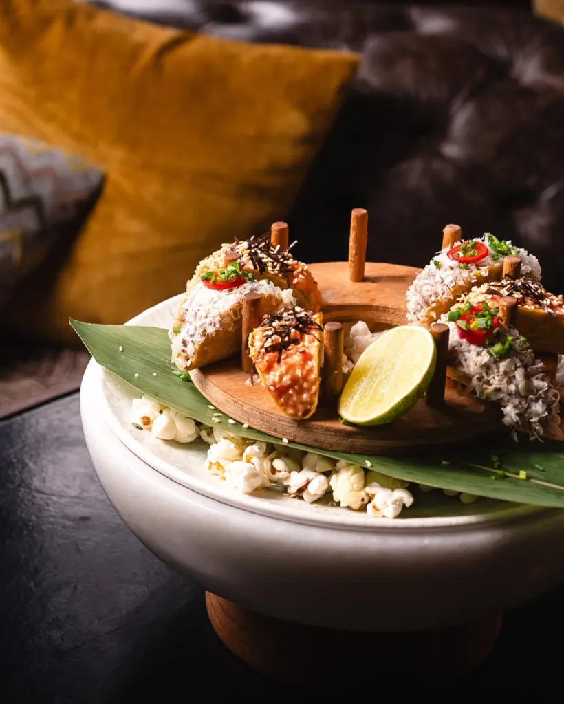 Zihni Bar Nişantaşı’nda özel sunumuyla mini taco tabakları