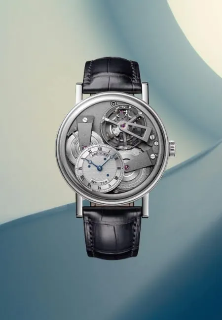 Breguet Classique Tourbillon saat modeli, siyah deri kayışlı, guilloché desenli kadranı ve açık mekanizma detaylarıyla İsviçre saatçiliğinin zarif tasarımını ve mühendislik harikasını yansıtan lüks erkek kol saati