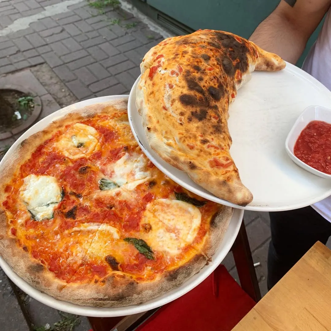 Odun Fırınından Sofraya: İstanbul'un En İyi Pizzacıları ve İmza Lezzetleri