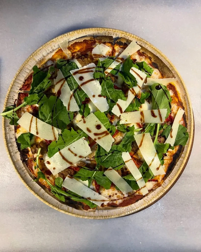 Odun Fırınından Sofraya: İstanbul'un En İyi Pizzacıları ve İmza Lezzetleri