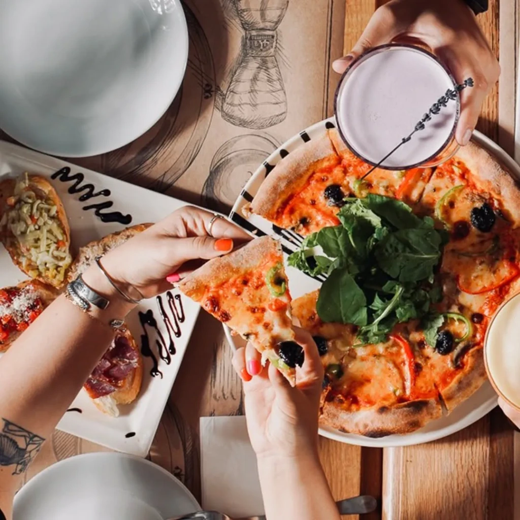 Odun Fırınından Sofraya: İstanbul'un En İyi Pizzacıları ve İmza Lezzetleri