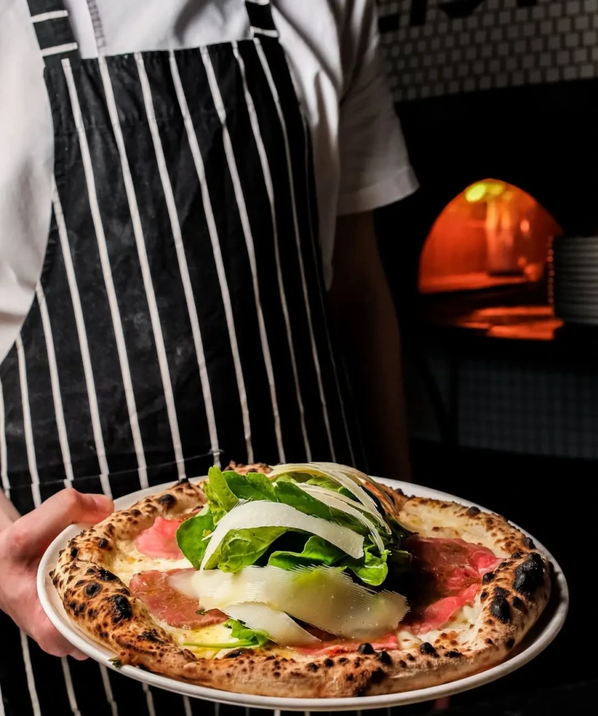 Odun Fırınından Sofraya: İstanbul'un En İyi Pizzacıları ve İmza Lezzetleri