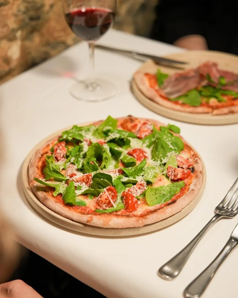 Odun Fırınından Sofraya: İstanbul'un En İyi Pizzacıları ve İmza Lezzetleri