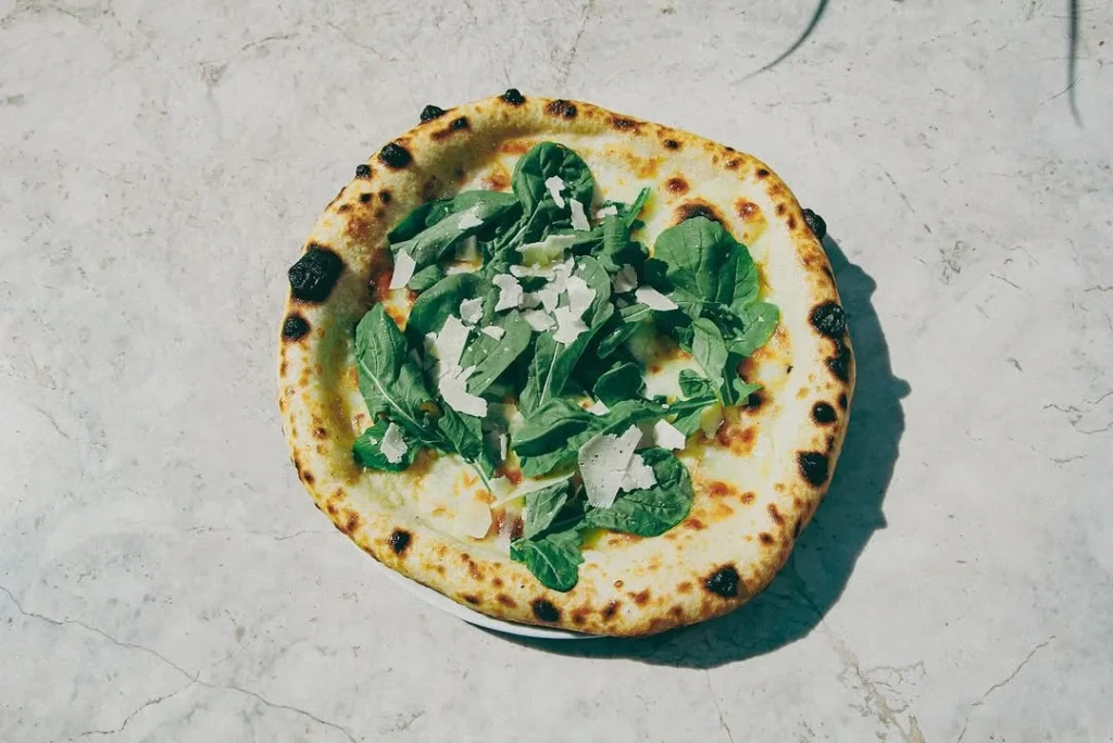 Odun Fırınından Sofraya: İstanbul'un En İyi Pizzacıları ve İmza Lezzetleri