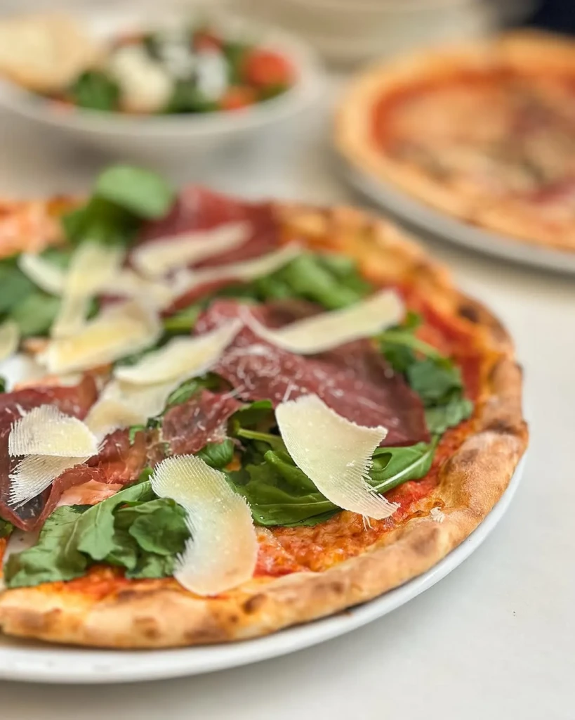 Odun Fırınından Sofraya: İstanbul'un En İyi Pizzacıları ve İmza Lezzetleri